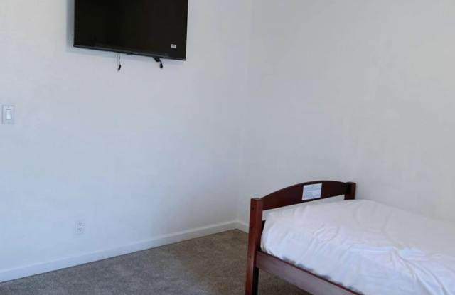 Photo of 5018 E Downing St