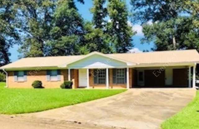 1936 Longwood Dr