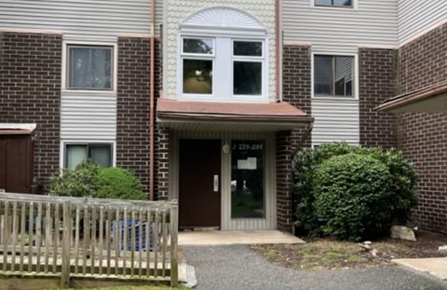 Nice 1 Bedroom Unit - 7 Padanaram Road, Danbury, CT 06811