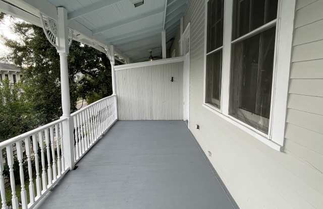 4229 Coliseum St. St Upper Right Unit