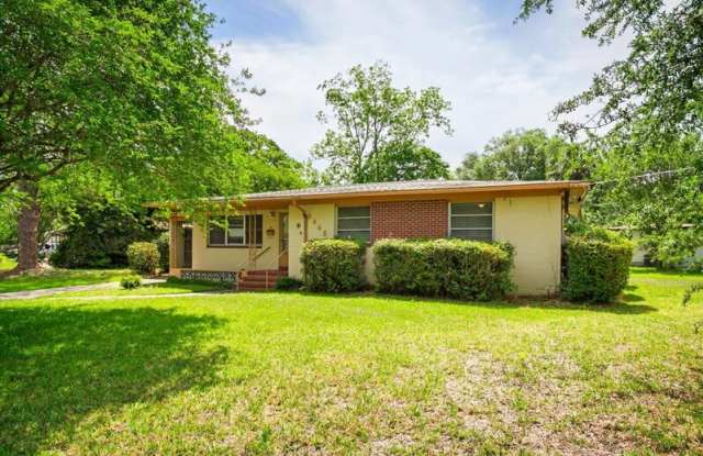 6446 Ledbury Drive South