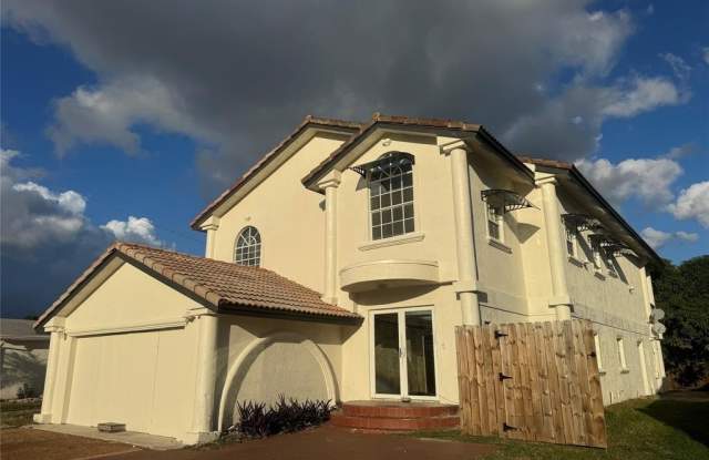 Photo of 472 NW 2nd Ter