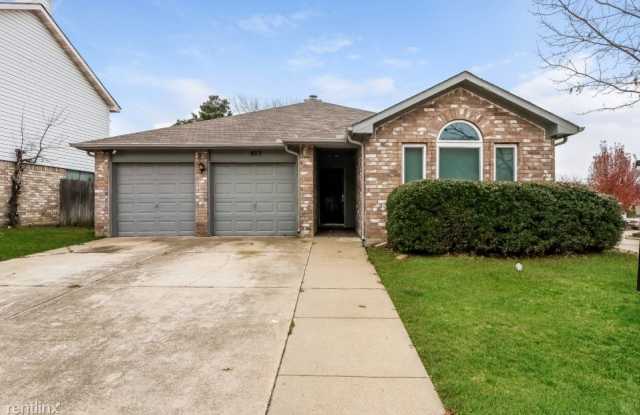 803 Lovingham Drive - 803 Lovingham Drive, Arlington, TX 76017