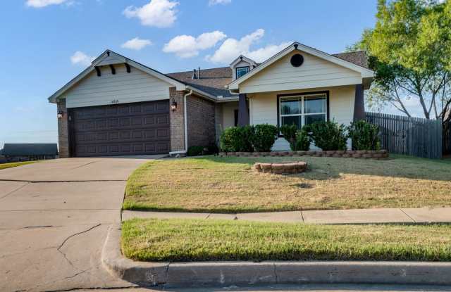 3 Bed | 2 Bath in Owasso!