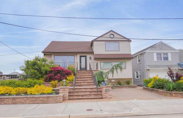 117 N Frontenac Ave