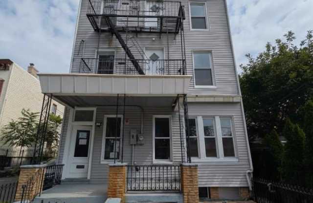 10 SHERMAN PL