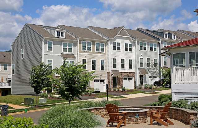 Walkable, Pet-Friendly Townhome Near Downtown Crozet