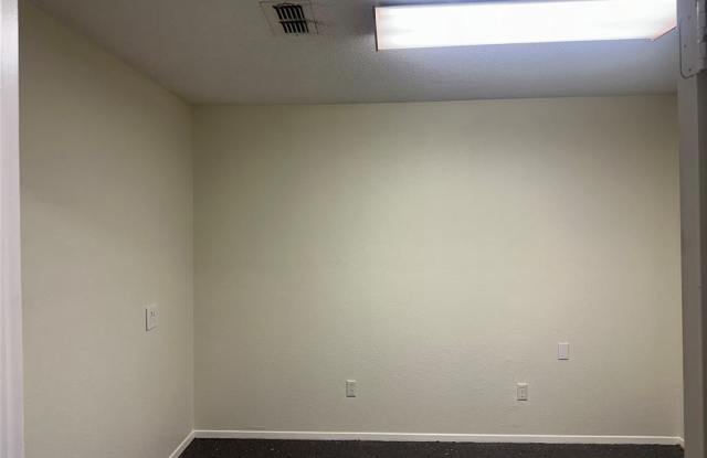 900 N Houston Street