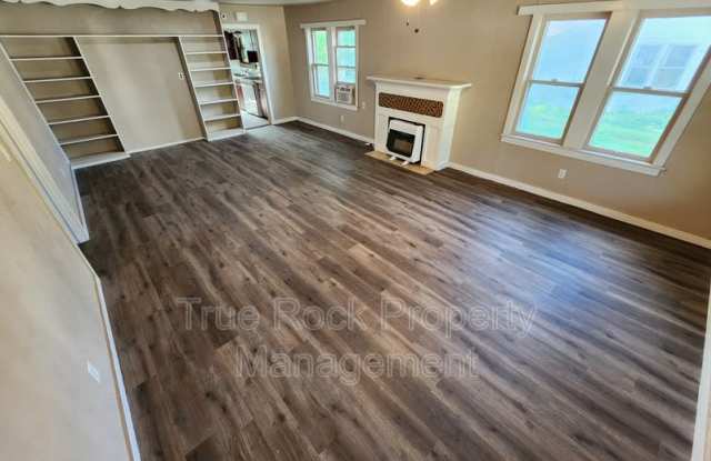 1225 South Stockton Ave