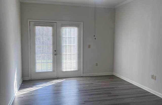 Photo of 200 Vista Lake Dr Apt 1