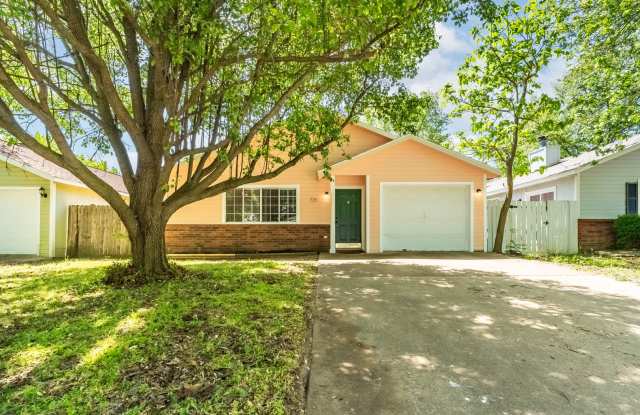 Charming 2-Bed, 2-Bath Rental: Your Cozy Retreat in Fayetteville Awaits! photos photos