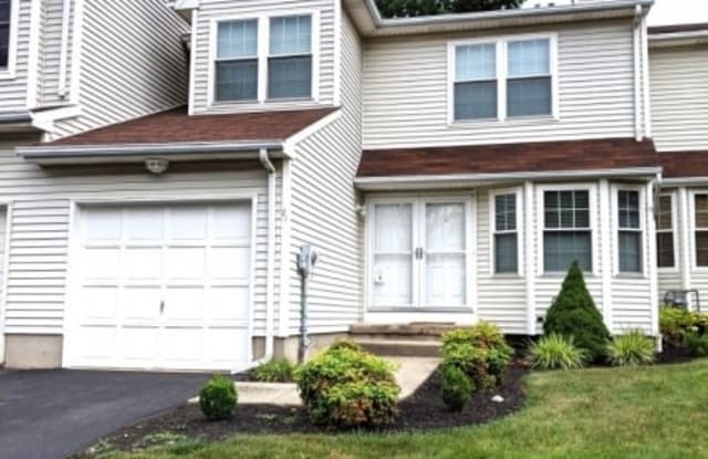 21 SENECA TRL - 21 Seneca Trail, Somerset County, NJ 08876