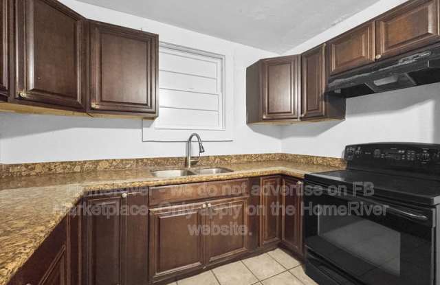 1645 W 17th St