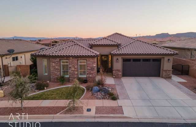 3741 W Kenzies Way