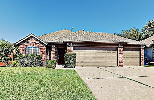 10201 E 115th Pl S - 10201 East 115th Place, Bixby, OK 74008