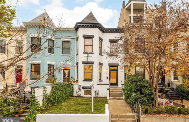 147 Adams St NW - 1