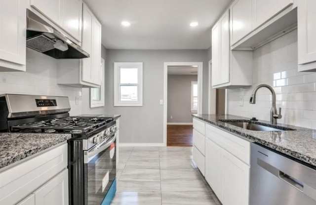 228 W Fairchild