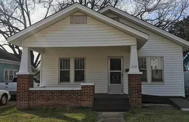2 bed 1 bathroom home in Shawnee