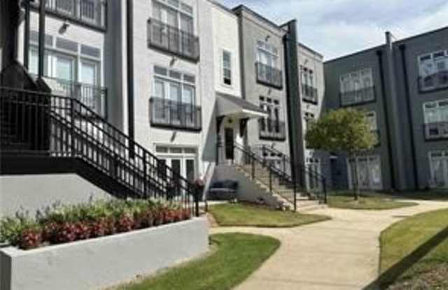 Photo of 502 Pryor Street SW
