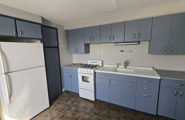 53 1/2 Beechwood Drive