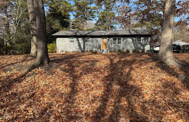 Photo of Cute, Renovated, 3BR/2BA Ranch. Large Fully Fenced Backyard