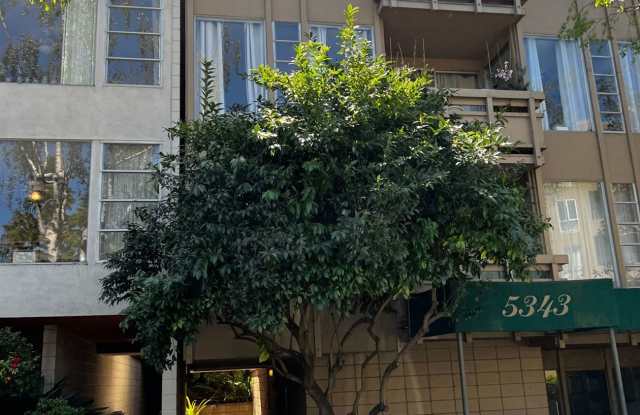 5343 Broadway Terrace