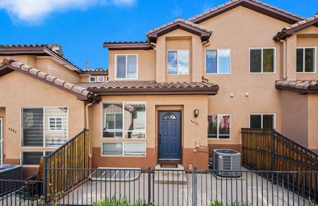 Spacious 3 Bed 2.5 Bath in the heart of Aurora!
