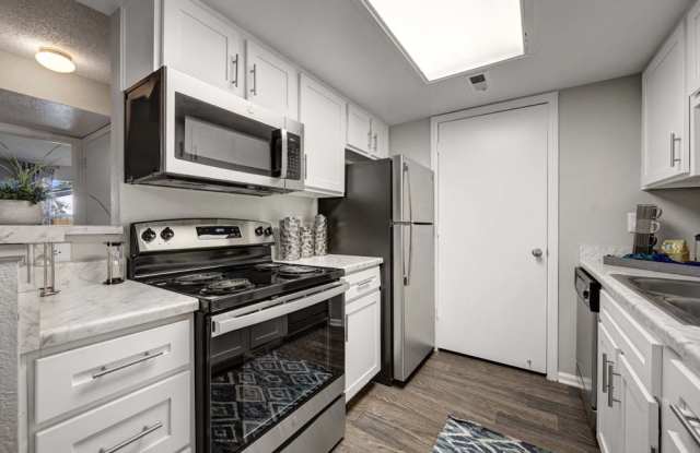 Photo of Waterfield Court Apartment Homes