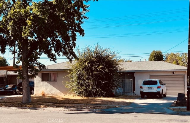 4897 E Carmen Avenue - 4897 East Carmen Avenue, Fresno, CA 93727