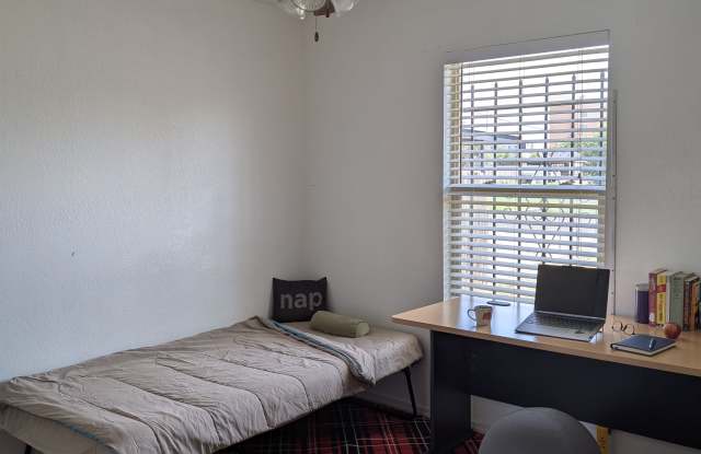 Photo of 2216 2nd Place