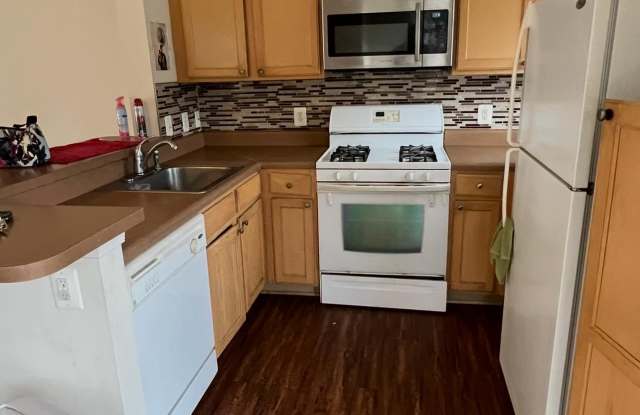 23056 Fontwell Square