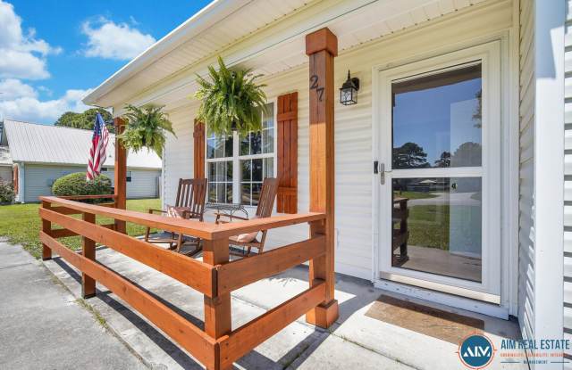 Charming 3‑Bed, 2‑Bath Home in Historic Beaufort, SC. Call for Details!