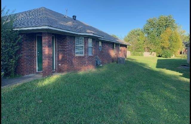 380 S Davis Unit A - 380 South Davis Street, Conway, AR 72034