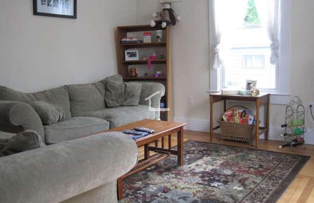 Nicely renovated 4 bed in Brighton with in-unit laundry!