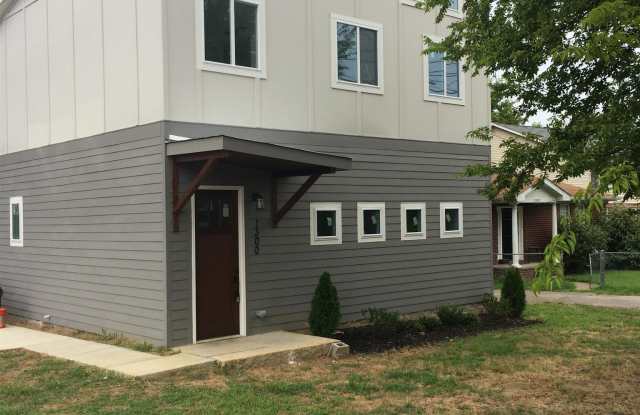 Photo of 1300 Brick Church Pike