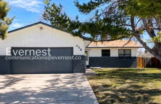 928 Timber Lane