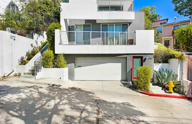 Your Perfect 3/2.5 Los Angeles Home Available Now!