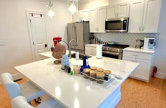 7 Lily Pond Lane unit: 7