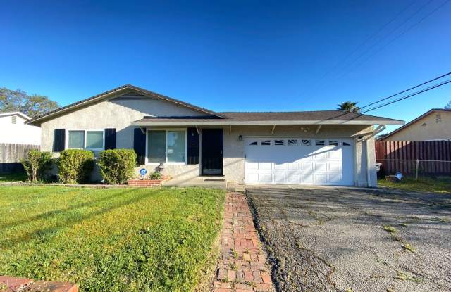 Spacious 4 Bedroom Home, in Morada - 4645 Hibiscus Road, Morada, CA 95212