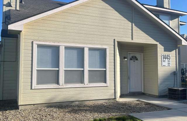 1445 W Bonneville Cir 103
