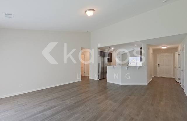 109 Lord Effingham Way