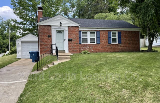 201 Robert Ave - 201 Robert Avenue, Ferguson, MO 63135