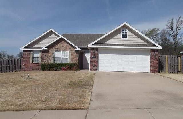 2104  SW Chaddington  RD