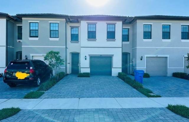 4434 Appleton Circle East