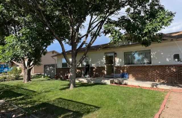 852 N Orchard Ave
