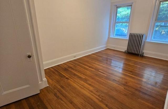 Coolidge Corner 2bed for $2700 - Parking available for rent!