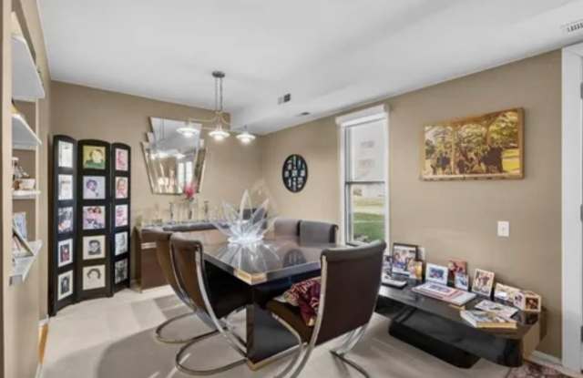 1 BED RM CONDO - FARMINGTON HILLS