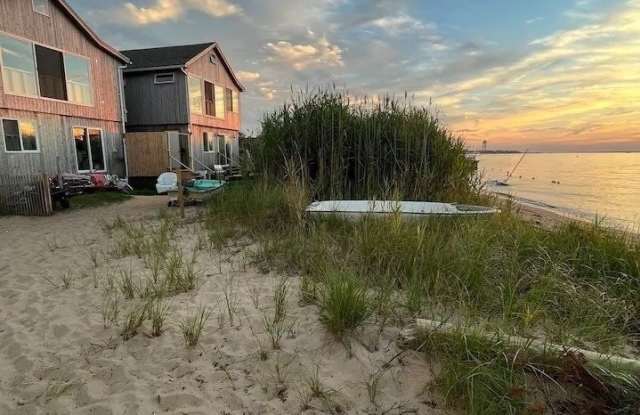 49 E Bayview Walk