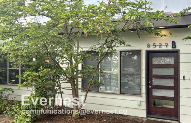Photo of 8529 Interlake Avenue North