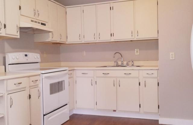 2 bedroom 2 Bath home located off North Access Road in Chattanooga TN